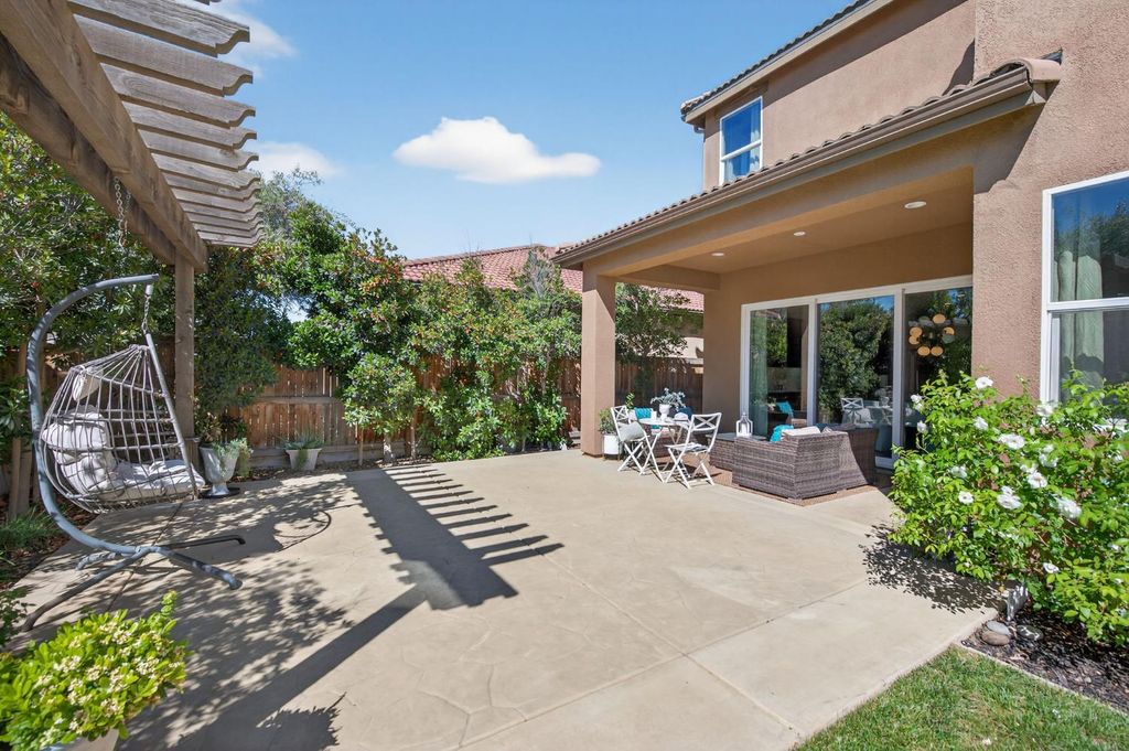 Image 61 of property listing at 638 Mesa Dr S, Madera, CA 93636