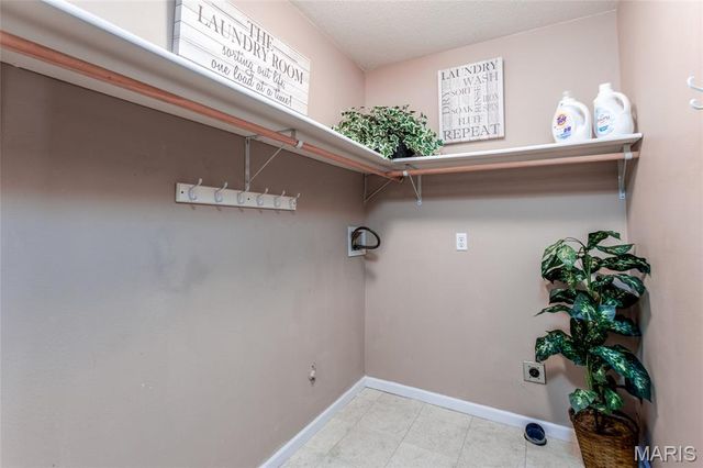 55 Bridgewater Lane B, Highland, IL 62249