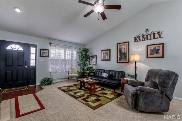 55 Bridgewater Lane B, Highland, IL 62249