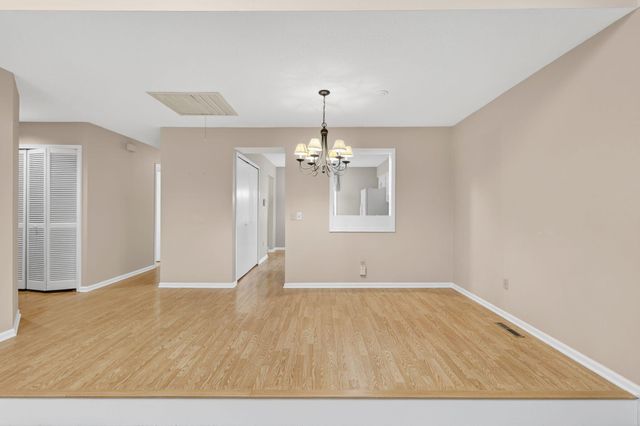 23 Meadowpond Drive, Perrysburg, OH 43551