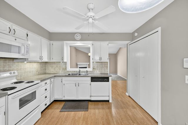 23 Meadowpond Drive, Perrysburg, OH 43551