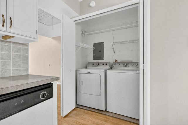 23 Meadowpond Drive, Perrysburg, OH 43551