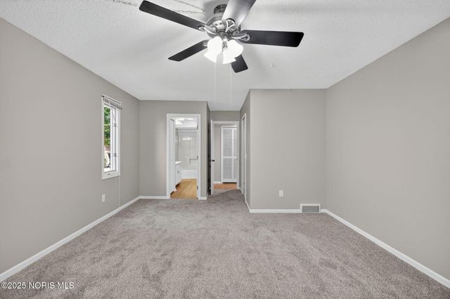 23 Meadowpond Drive, Perrysburg, OH 43551