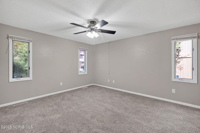 23 Meadowpond Drive, Perrysburg, OH 43551