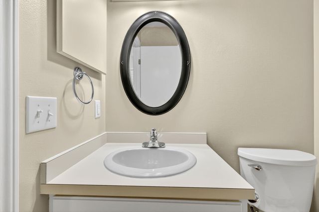 23 Meadowpond Drive, Perrysburg, OH 43551