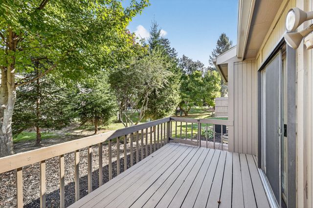 23 Meadowpond Drive, Perrysburg, OH 43551