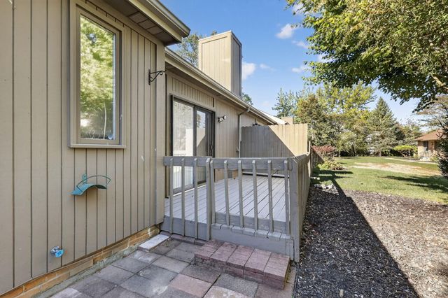 23 Meadowpond Drive, Perrysburg, OH 43551