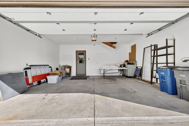 23 Meadowpond Drive, Perrysburg, OH 43551