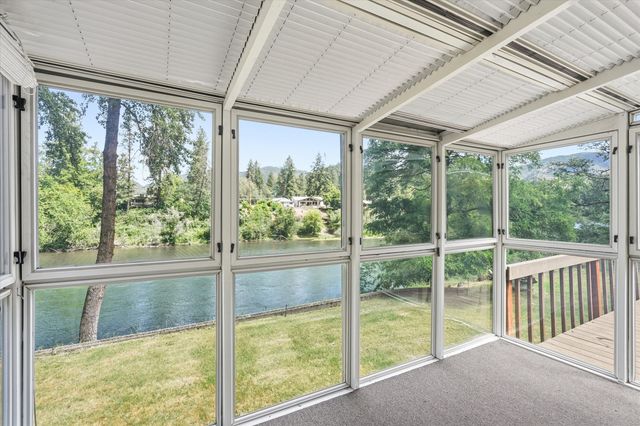 2700 Rogue River Highway, Grants Pass, OR 97527