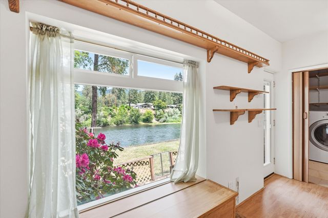 2700 Rogue River Highway, Grants Pass, OR 97527