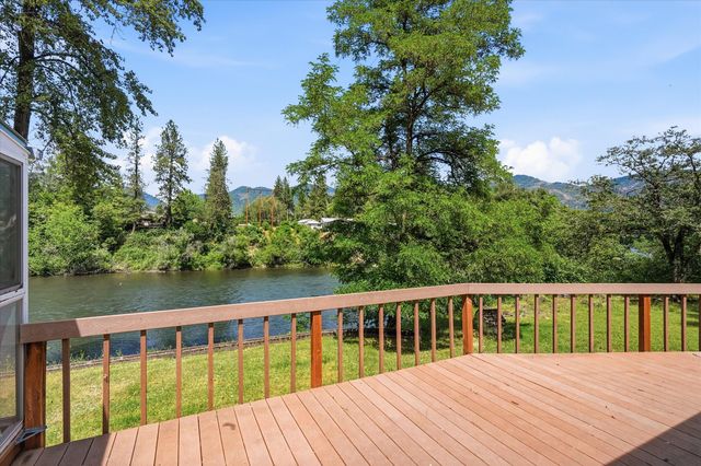 2700 Rogue River Highway, Grants Pass, OR 97527