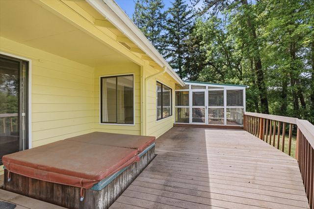 2700 Rogue River Highway, Grants Pass, OR 97527