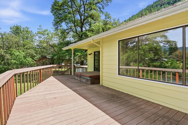 2700 Rogue River Highway, Grants Pass, OR 97527