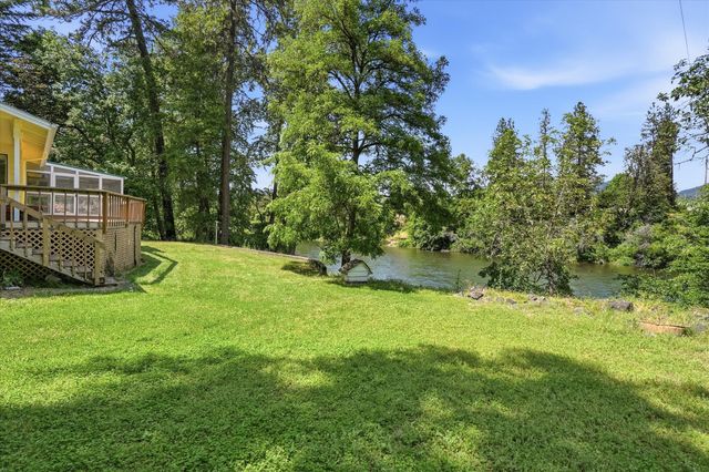 2700 Rogue River Highway, Grants Pass, OR 97527