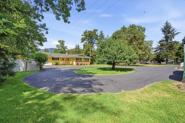 2700 Rogue River Highway, Grants Pass, OR 97527