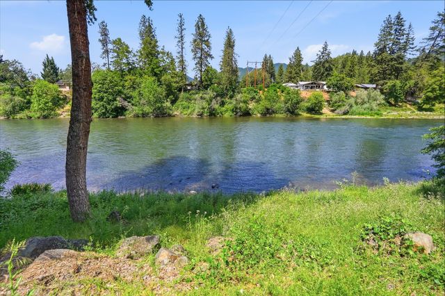 2700 Rogue River Highway, Grants Pass, OR 97527