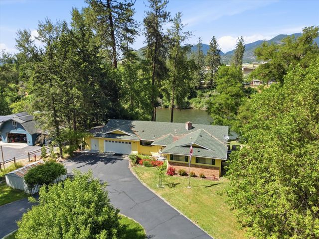 2700 Rogue River Highway, Grants Pass, OR 97527