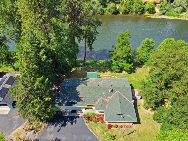 2700 Rogue River Highway, Grants Pass, OR 97527