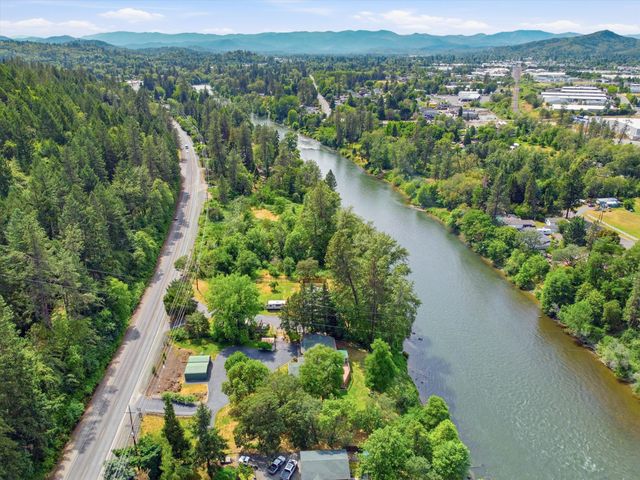 2700 Rogue River Highway, Grants Pass, OR 97527