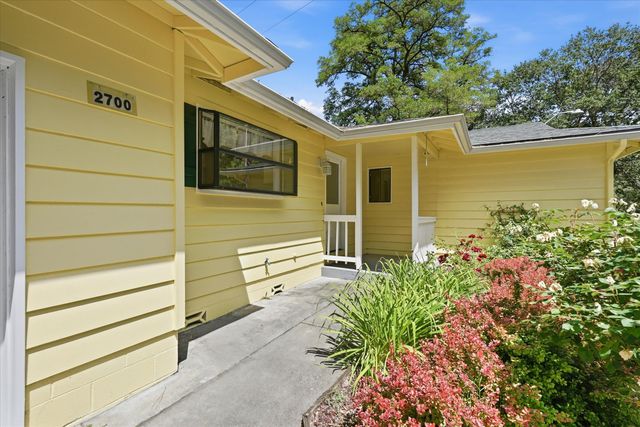2700 Rogue River Highway, Grants Pass, OR 97527