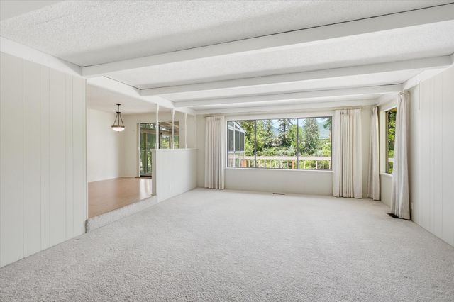 2700 Rogue River Highway, Grants Pass, OR 97527