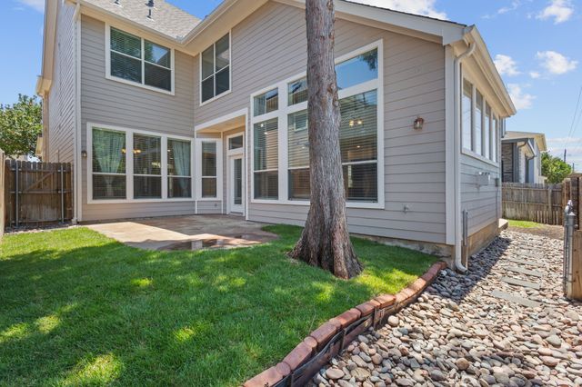 2223 Grizzly Run Lane, Euless, TX 76039