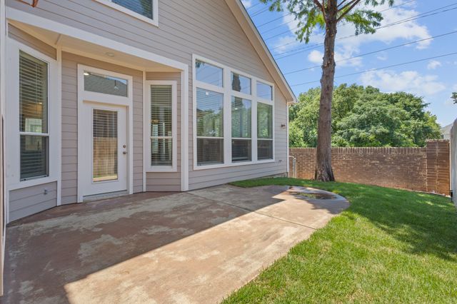 2223 Grizzly Run Lane, Euless, TX 76039