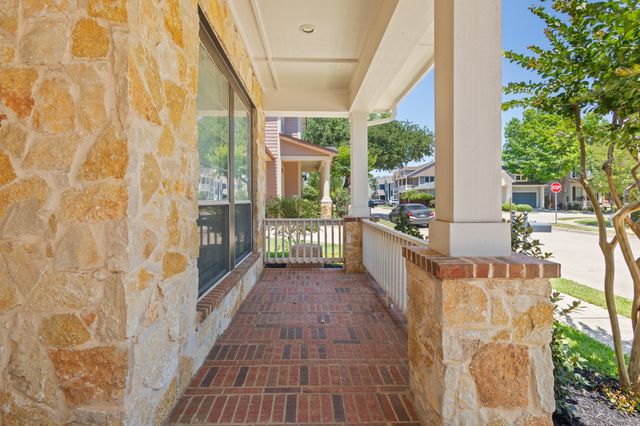 2223 Grizzly Run Lane, Euless, TX 76039