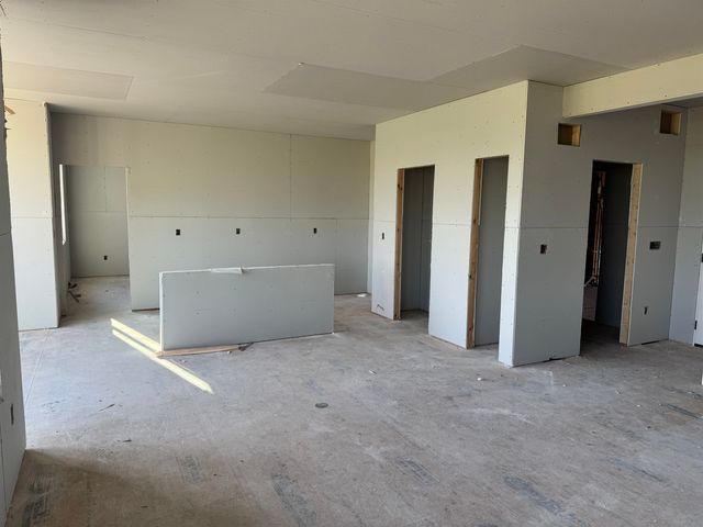 2904 E Sunnyslope St, Park City, KS 67219