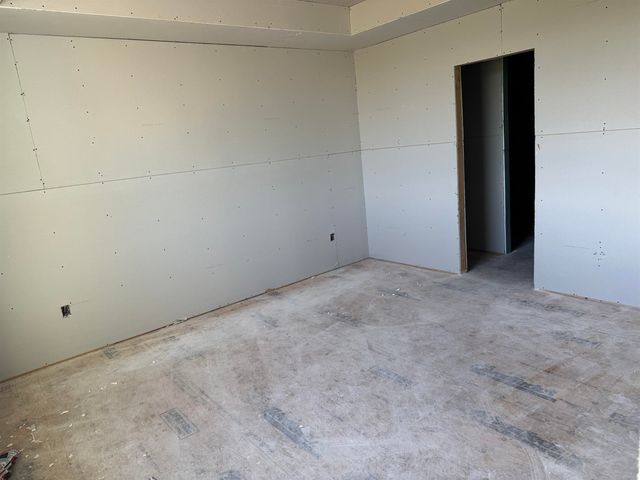 2904 E Sunnyslope St, Park City, KS 67219