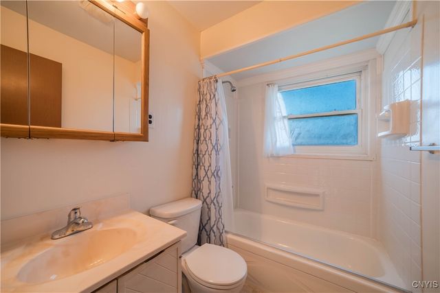 508 Deerwood Road, Utica, NY 13502