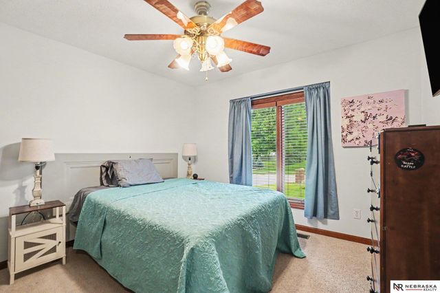 17509 Walnut Street, Omaha, NE 68130