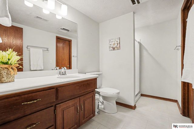 17509 Walnut Street, Omaha, NE 68130