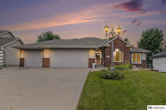 17509 Walnut Street, Omaha, NE 68130
