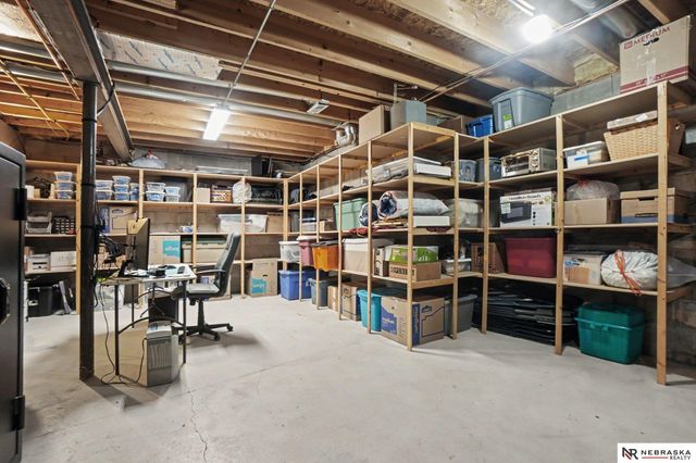 17509 Walnut Street, Omaha, NE 68130