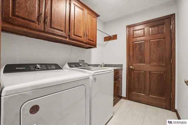 17509 Walnut Street, Omaha, NE 68130