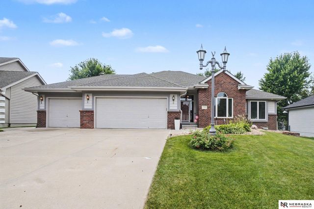 17509 Walnut Street, Omaha, NE 68130