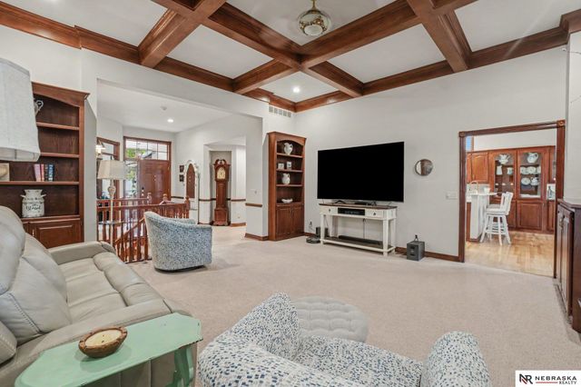 17509 Walnut Street, Omaha, NE 68130