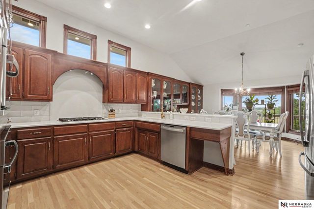 17509 Walnut Street, Omaha, NE 68130