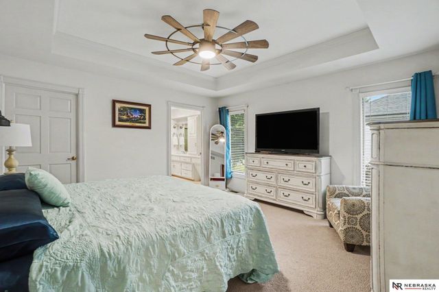 17509 Walnut Street, Omaha, NE 68130