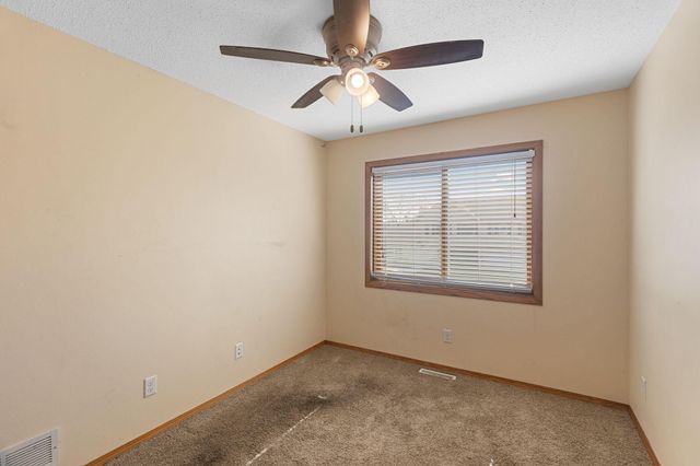 3637 Gershwin Lane N, Oakdale, MN 55128