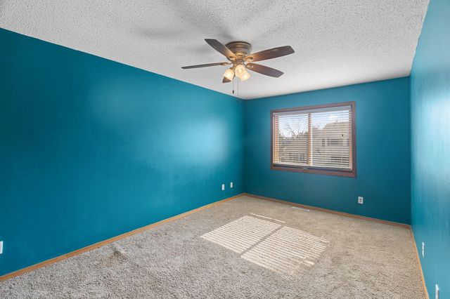 3637 Gershwin Lane N, Oakdale, MN 55128