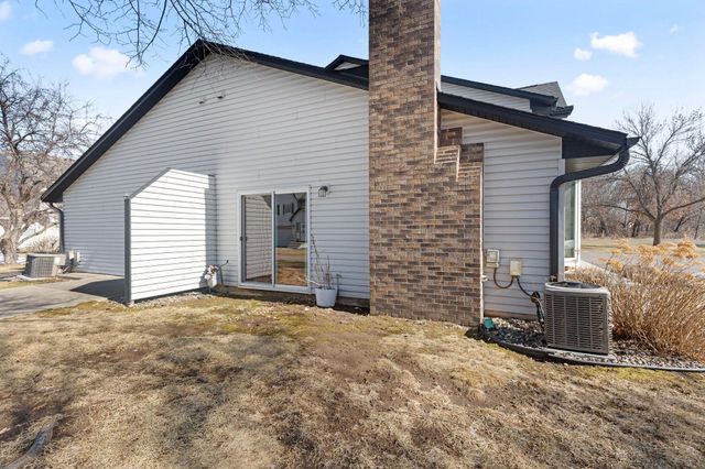 3637 Gershwin Lane N, Oakdale, MN 55128