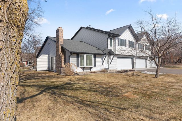 3637 Gershwin Lane N, Oakdale, MN 55128