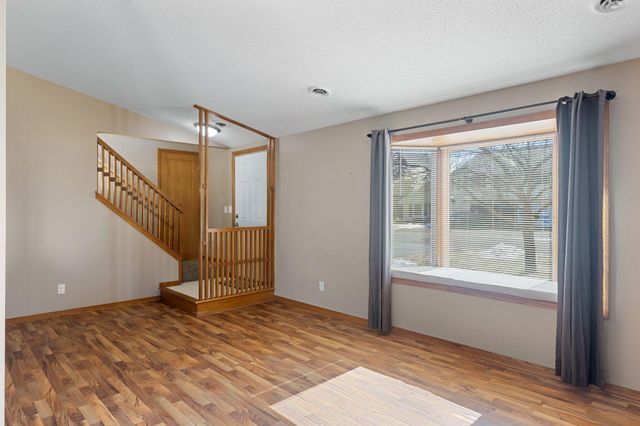 3637 Gershwin Lane N, Oakdale, MN 55128