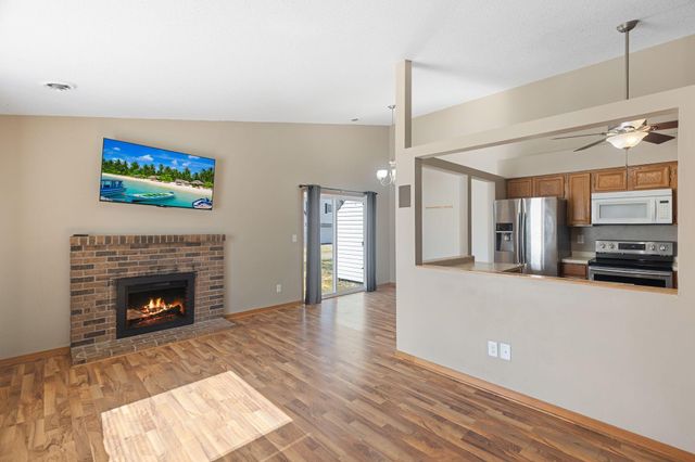 3637 Gershwin Lane N, Oakdale, MN 55128