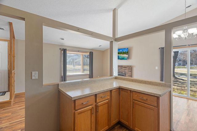 3637 Gershwin Lane N, Oakdale, MN 55128