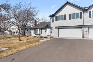 3637 Gershwin Lane N, Oakdale, MN 55128