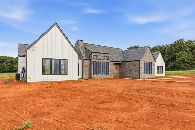 756 Garrison Road, Pelzer, SC 29669