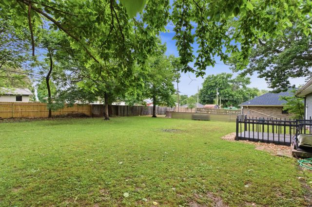 2804 W Whiteside Street, Springfield, MO 65807